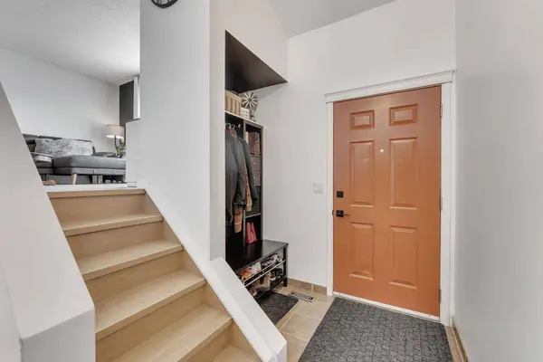 74 Eldorado RD SE, Airdrie, AB T4B 1C1