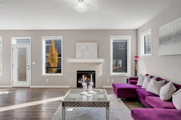 32 Carrington MNR NW, Calgary, AB T3P0Z2