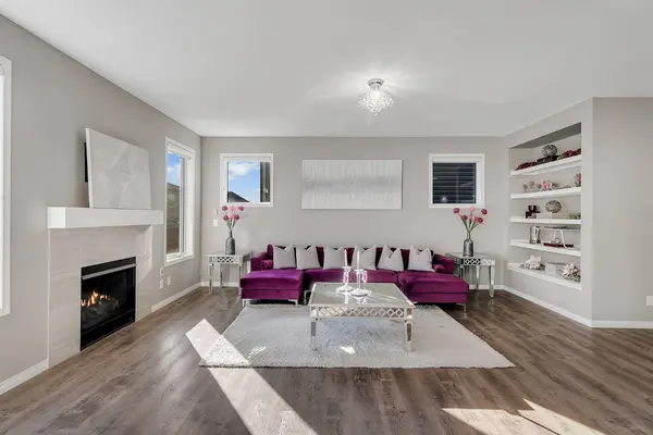 32 Carrington MNR NW, Calgary, AB T3P0Z2