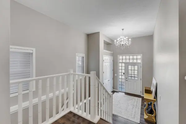 32 Carrington MNR NW, Calgary, AB T3P0Z2