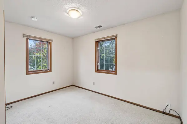 2023 Parkside DR, Saint Paul, MN 55119