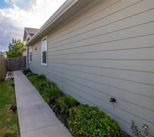 1501 Gropius LN #30B, Pflugerville, TX 78660