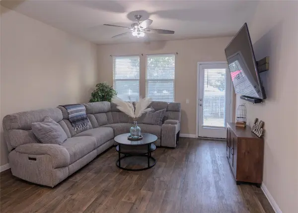 1501 Gropius LN #30B, Pflugerville, TX 78660