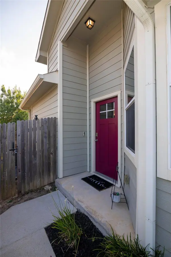 1501 Gropius LN #30B, Pflugerville, TX 78660