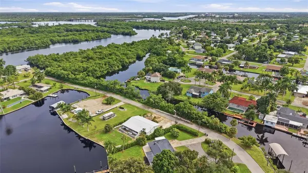 261 ALAMEDA AVE, Fort Myers, FL 33905