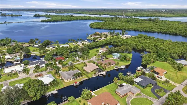 261 ALAMEDA AVE, Fort Myers, FL 33905