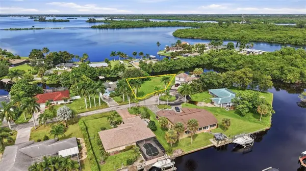 261 ALAMEDA AVE, Fort Myers, FL 33905
