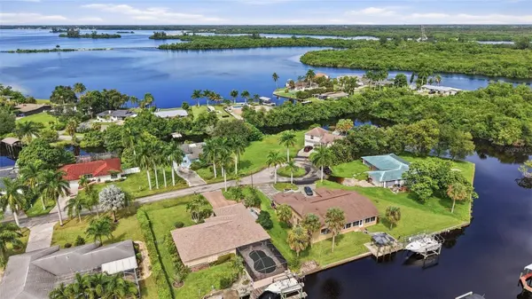 261 ALAMEDA AVE, Fort Myers, FL 33905