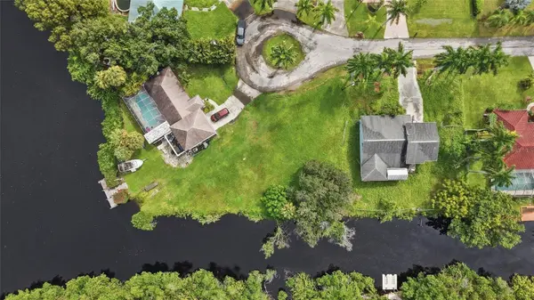 261 ALAMEDA AVE, Fort Myers, FL 33905