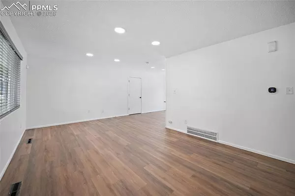 1333 Holmes DR, Colorado Springs, CO 80909