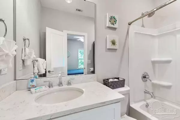 230 S Devillars St, Pensacola, FL 32502