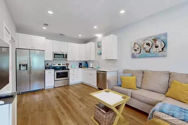 230 S Devillars St, Pensacola, FL 32502