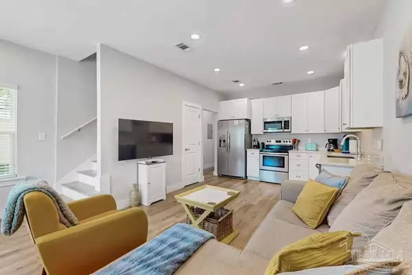 230 S Devillars St, Pensacola, FL 32502