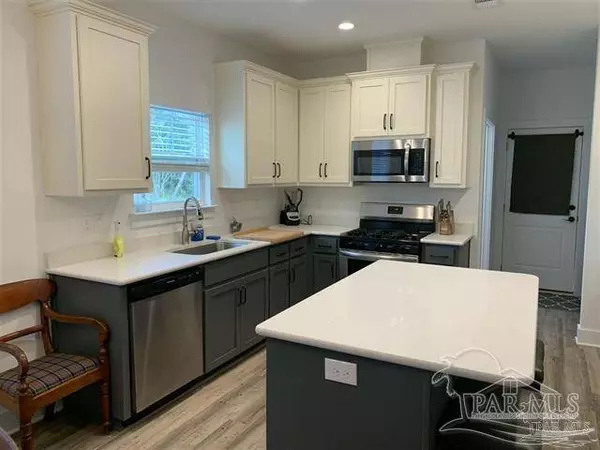 5415 Arrowhead Rd, Pensacola, FL 32507