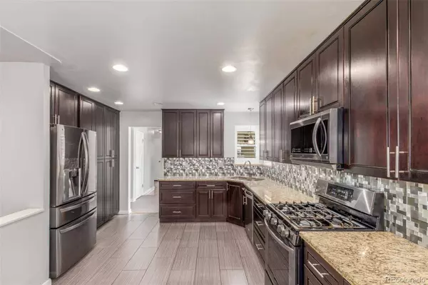 1575 S Monaco Pkwy, Denver, CO 80224