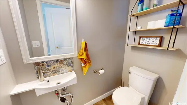 475 L AVENUE S #4, Saskatoon, SK S7M 5Y6