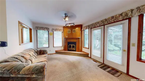 302 Swan LANE, Saskatoon, SK S7J 5B5