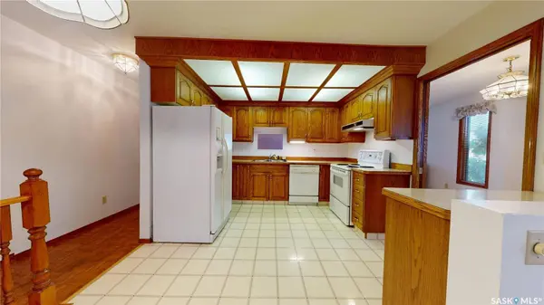 302 Swan LANE, Saskatoon, SK S7J 5B5