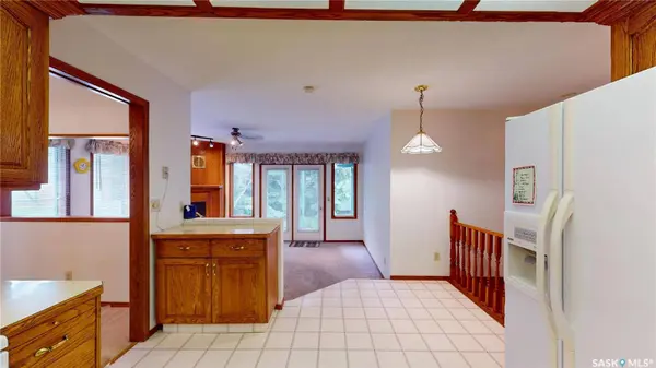 302 Swan LANE, Saskatoon, SK S7J 5B5