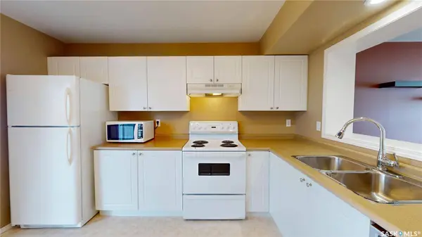 809 Kristjanson ROAD #13, Saskatoon, SK S7S 1M8