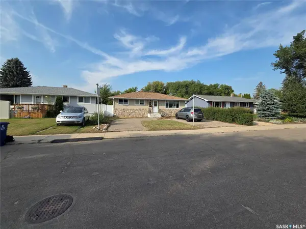 2776 Eastview, Saskatoon, SK S7J 3H5