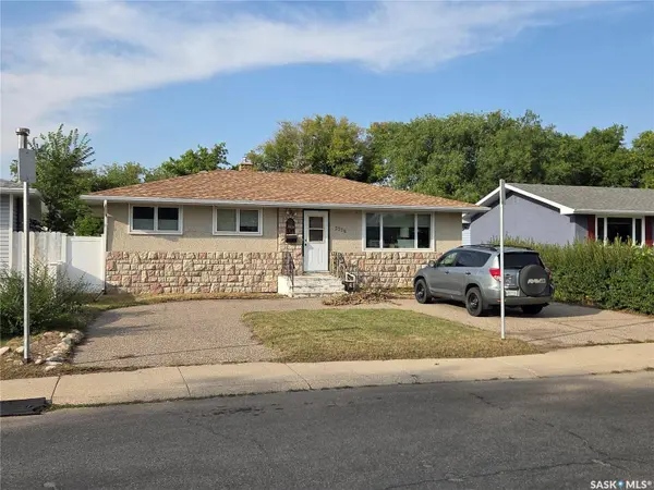 2776 Eastview