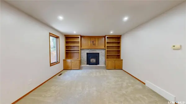 610 Nesslin CRESCENT, Saskatoon, SK S7J 4V5