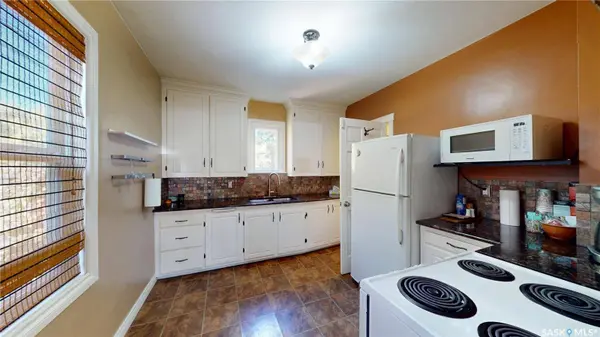 723 9th STREET E, Saskatoon, SK S7H 0M6