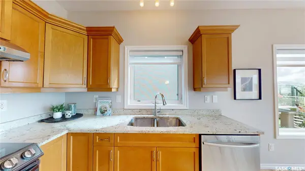 242 Whalley CRESCENT, Saskatoon, SK S7T 0N9