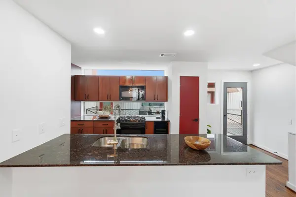 6935 Ardmore ST, Houston, TX 77054
