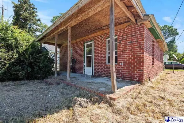 315 Wilmont St, Lake City, SC 29560