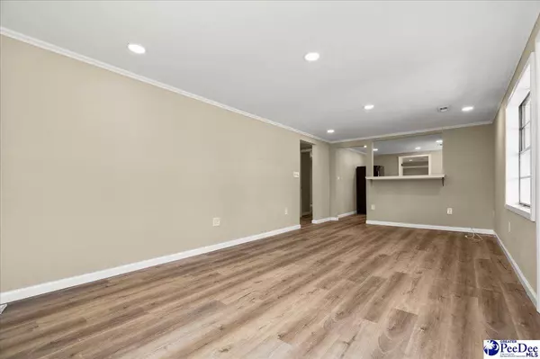 310 Elm St, Lake City, SC 29560