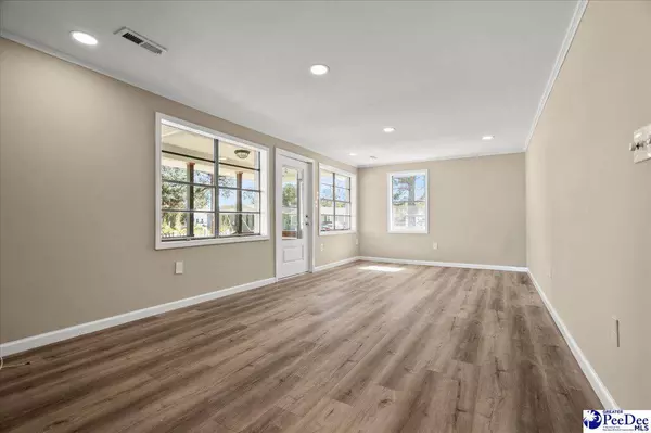 310 Elm St, Lake City, SC 29560