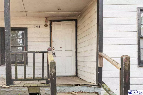 143 Calhoun St, Lake City, SC 29560
