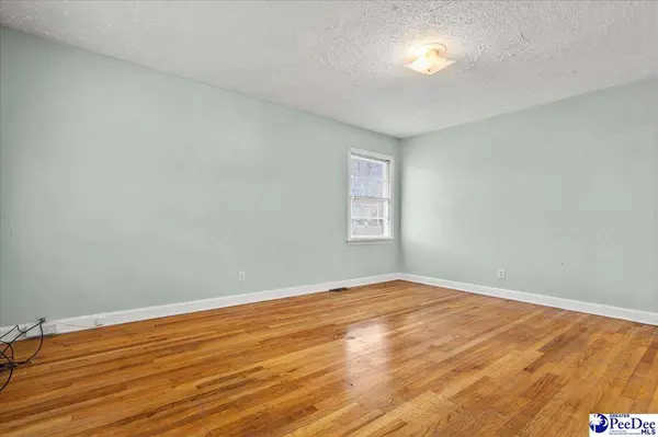 508 N Warren St, Timmonsville, SC 29161