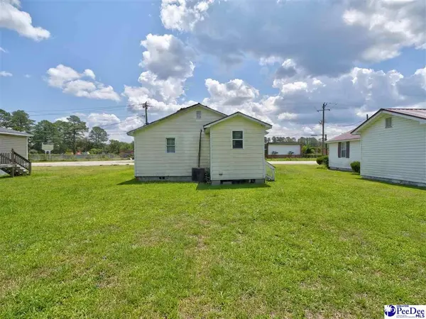 610 Jones Ave, Andrews, SC 29510