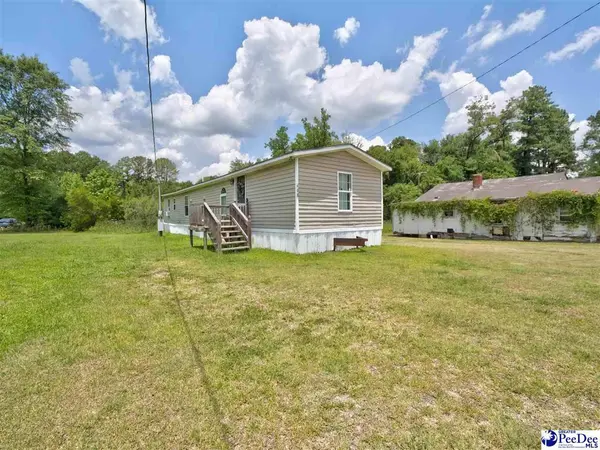 608 Jones Ave, Andrews, SC 29510