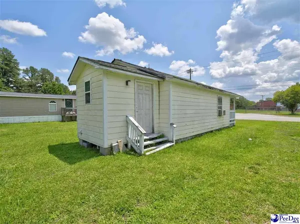 610 Jones Ave, Andrews, SC 29510