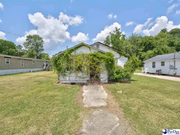 606 Jones Ave, Andrews, SC 29510
