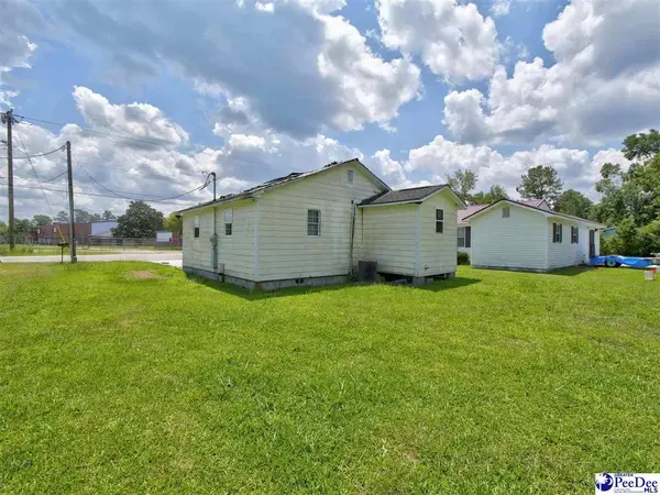 610 Jones Ave, Andrews, SC 29510