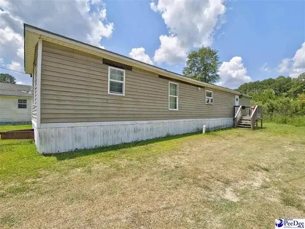 608 Jones Ave, Andrews, SC 29510