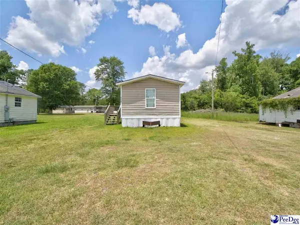 608 Jones Ave, Andrews, SC 29510