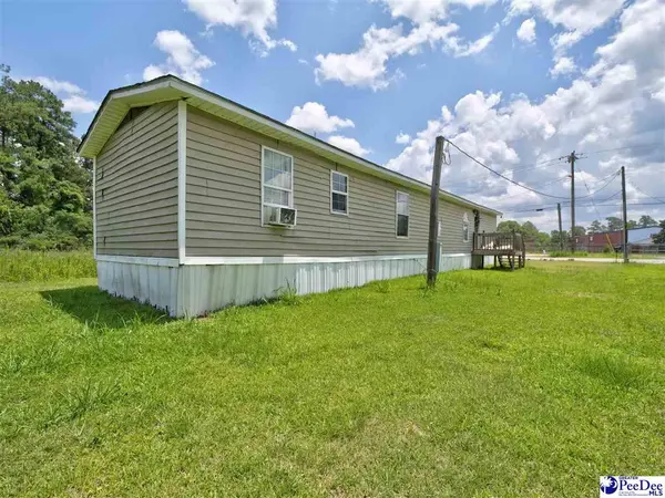 608 Jones Ave, Andrews, SC 29510
