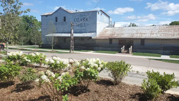 feature image of Ozark, MO 2026 Growth Boom: A Thriving Ozarks Community on the Rise