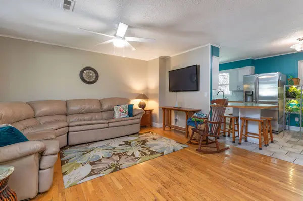 1207 E Georgia ST, Ozark, MO 65721