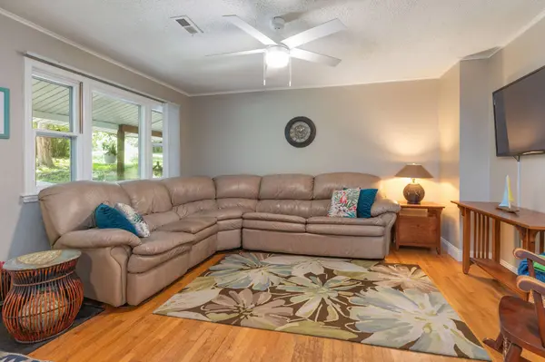 1207 E Georgia ST, Ozark, MO 65721