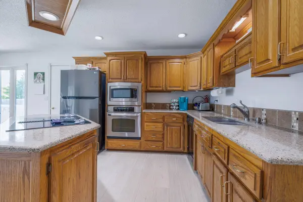 706 W Wasson DR, Nixa, MO 65714