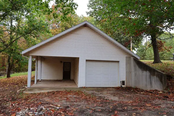 239 Seclusion DR, Spokane, MO 65754