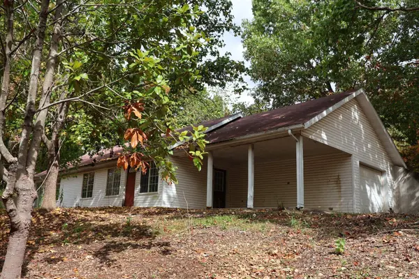 239 Seclusion DR, Spokane, MO 65754