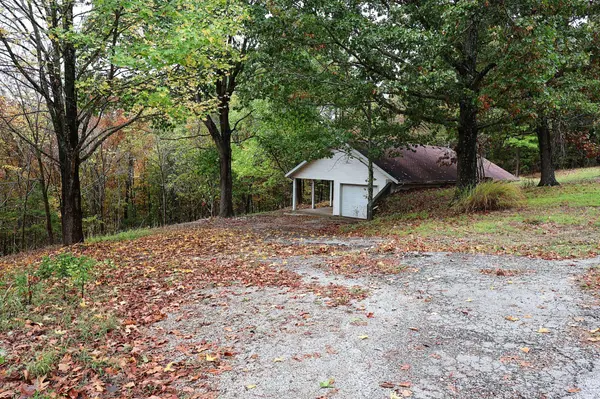239 Seclusion DR, Spokane, MO 65754
